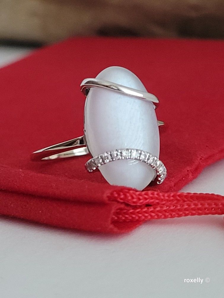 ⛔️ RESERVED ⛔️ 14k Size 5.5 Fancy Solid White Gold Moonstone and Diamond Ring!/ Anillo de Oro Blanco con 1 Piedra Lunar y Diamantes! 👌🎁