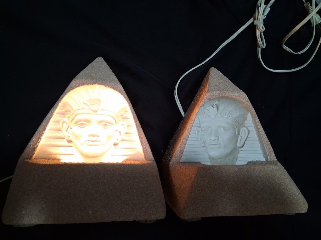 Optical Illusion Egyptian Pyramid Pharaoh Ceramic Lamp