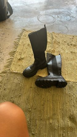 Boots On The G..