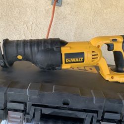 18V DEWALT RECIPROCATING SAW