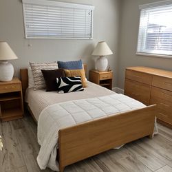 Real wood bedroom set bed size full nightstands dresser