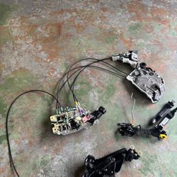 LEFT SLIDING DOOR ASSEMBLY 2011-2019 TOYOTA SIENNA