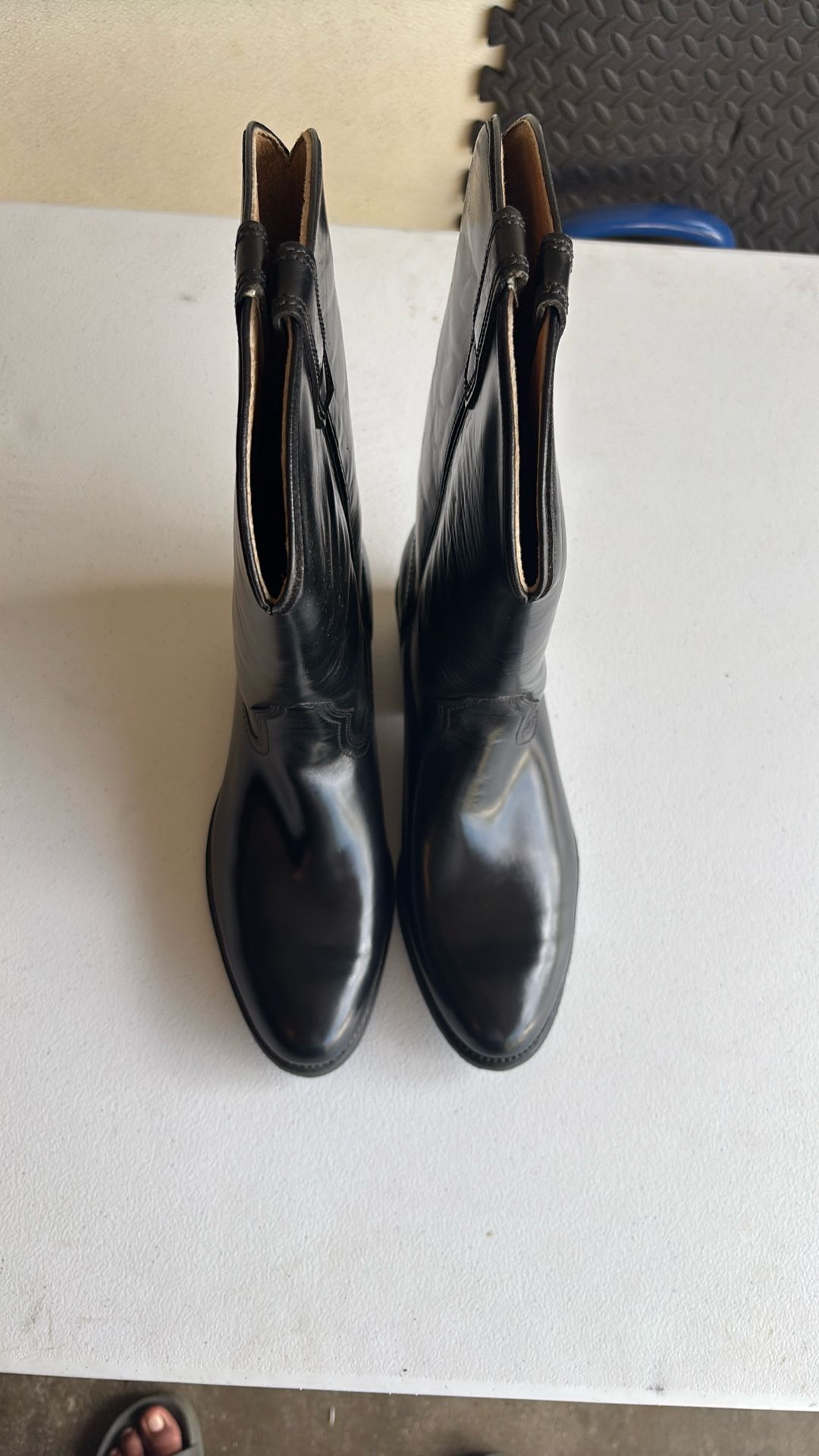 Classic Men’s Leather Boots