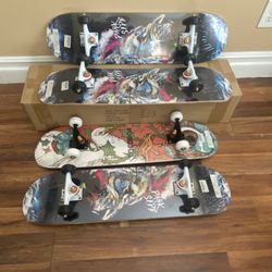 SKATEBOARD BRAND NEW SIZE 8 🎁🎁