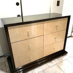 Dresser High Quality Made With 6 Drawers     and Mirror On Top 48.5”L , 19” D.  37.5 H 
