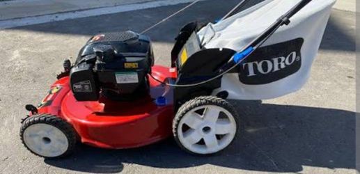 Nice Toro 22" Self Propelled Mower