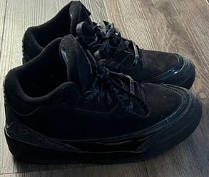 Kids size 1Y  retro Jordan 3 Nike shoes black cats