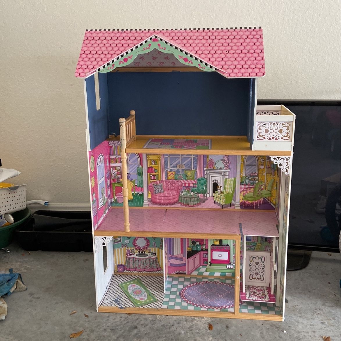 Doll/Barbie House, Need Gone ASAP!