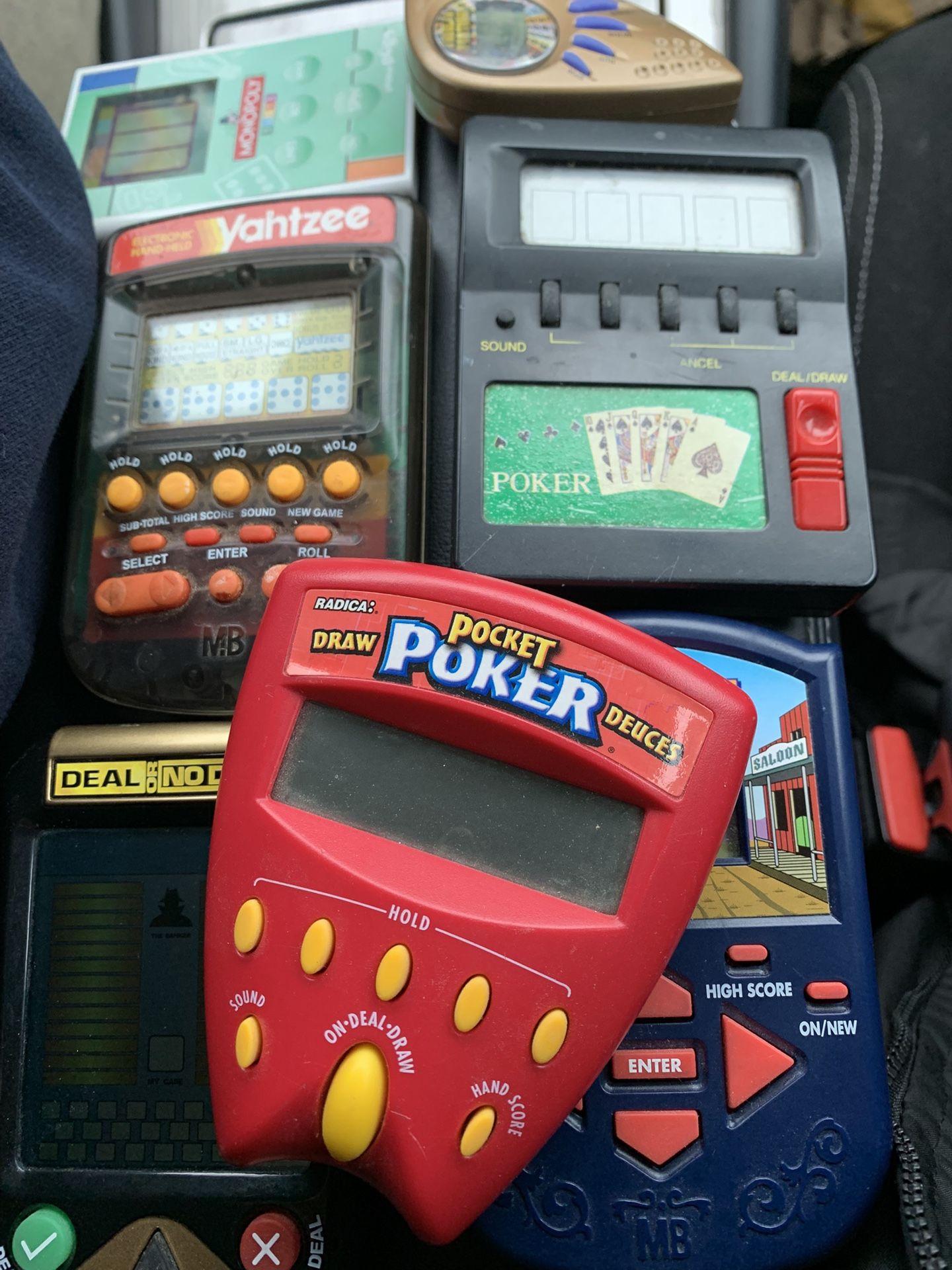VINTAGE ELECTRONIC HANDHELD GAME LOT