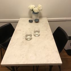 Kitchen Table / Counter & Chairs 