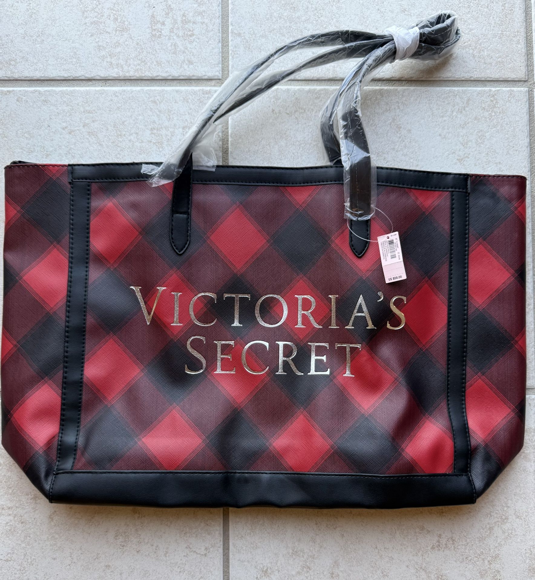 Victoria’s Secret Red And Black Buffalo Plaid Holiday Weekender Tote Bag 2021