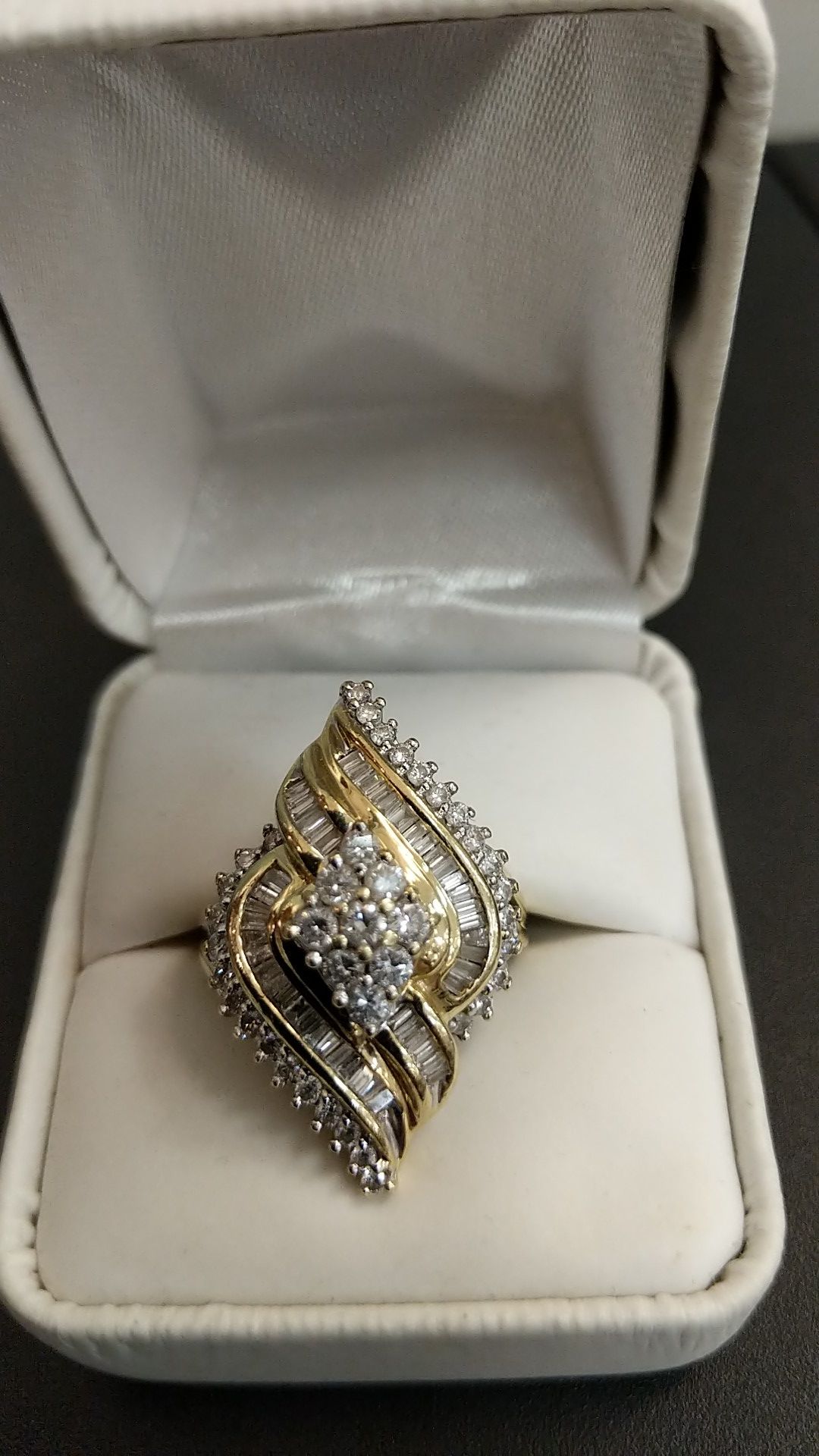 LARGE LOTS OF DIAMONDS RING