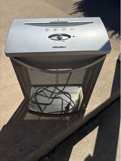 OfficeMax Paper Shredder
