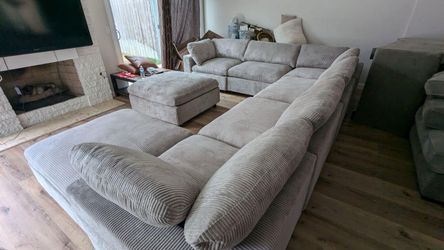 New XL Modular Sectional Couch! Comfy! Free Delivery 🚚!
