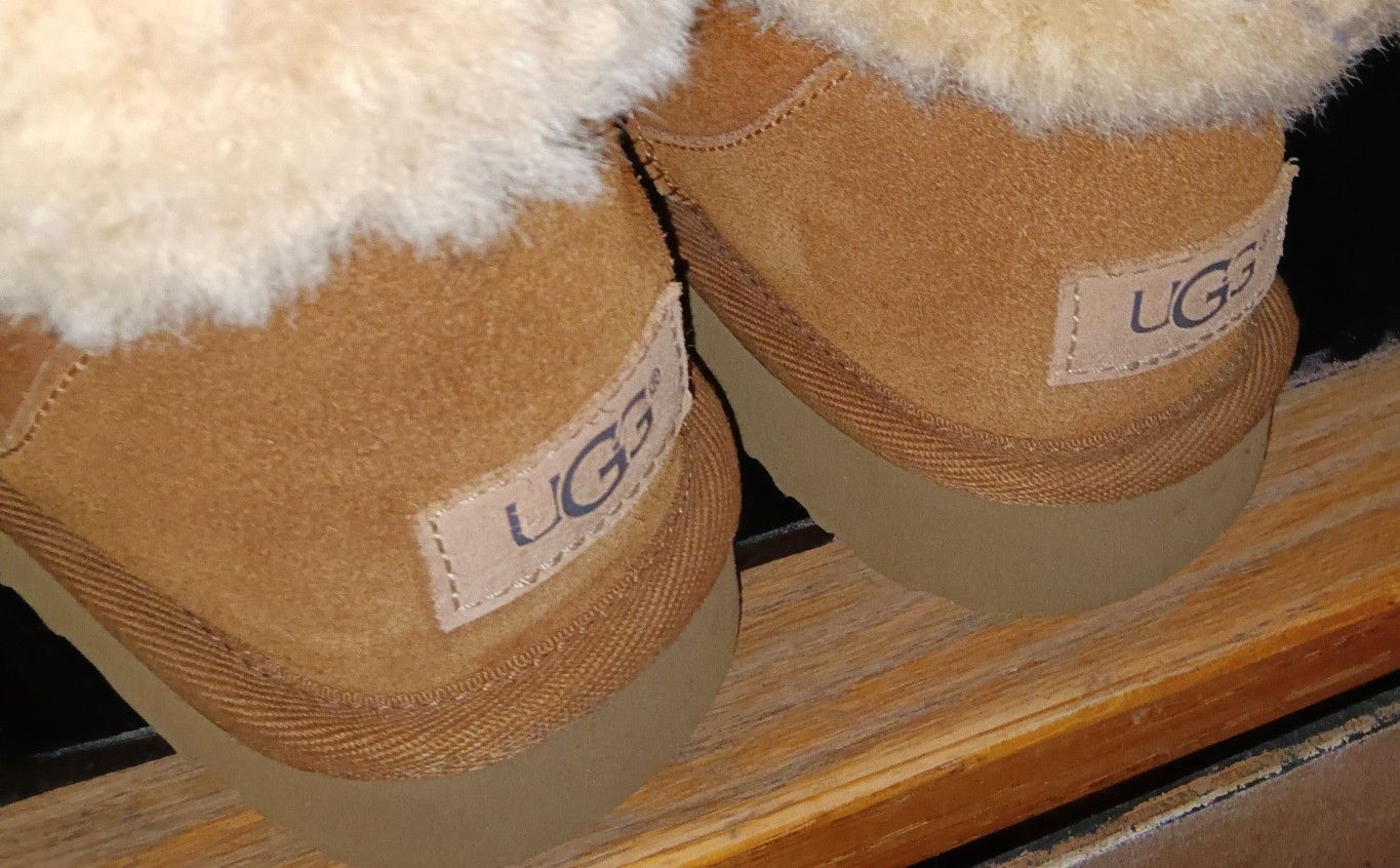 UGG Boot sz6 Like NEW !