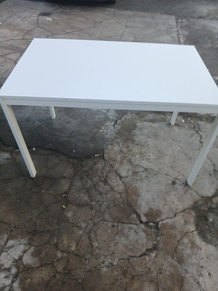Table That Extends To Make It Bigger