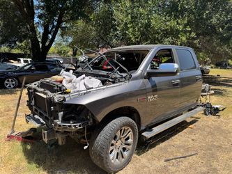 2015 Dodge Ram 1500 4x4 LIMITED Crew Cab PARTS ONLY