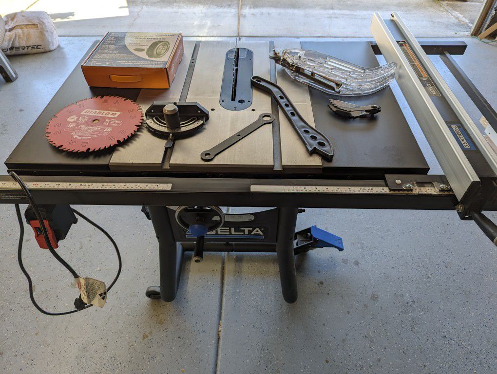 Delta Table Saw and Bosch Router Table