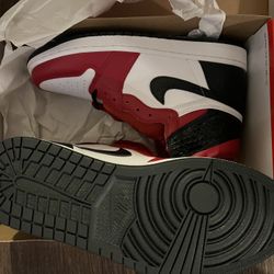 Jordan 1s Chicago  Women’s 11