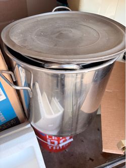 Beer brewing equipment