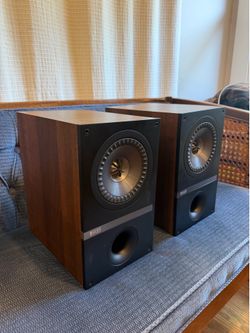 KEF Q100