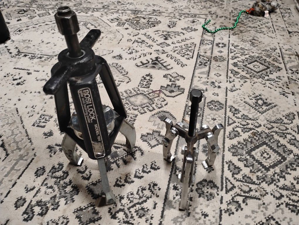 Steering Wheel Puller & bearing Puller