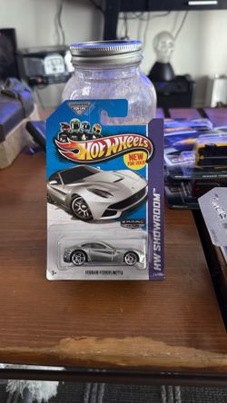 Hot Wheels Ferrari F12 Berlinetta HW Showroom 2013 Zamac Factory RARE NEW
