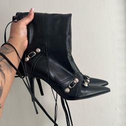 High heel boots 