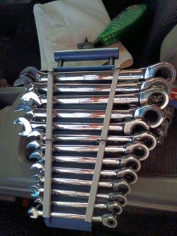 Quinn wrench raches