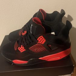 Air Jordan 4’s Red Thunders