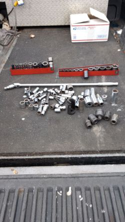 Two sets of mapco half inch drive impact sockets and snap-on breaker bar and miscellaneous snap-on sockets