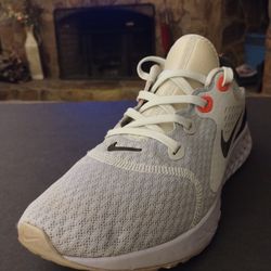 (Size-10) Women's, Great Condition, Nike Legend React Women's Running Athletic Sneakers AA1626
