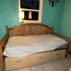 Wood / Twin Bed