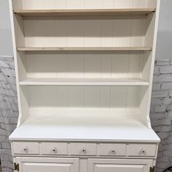 Pennsylvania House solid maple updated cabinet and hutch top