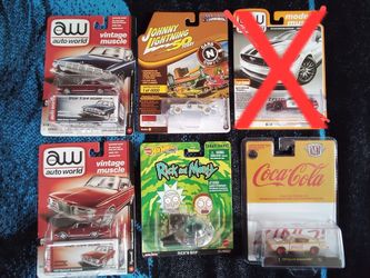 Greenlight Auto World Hot Wheels M2 Johnny Lighting Die-cast Cars