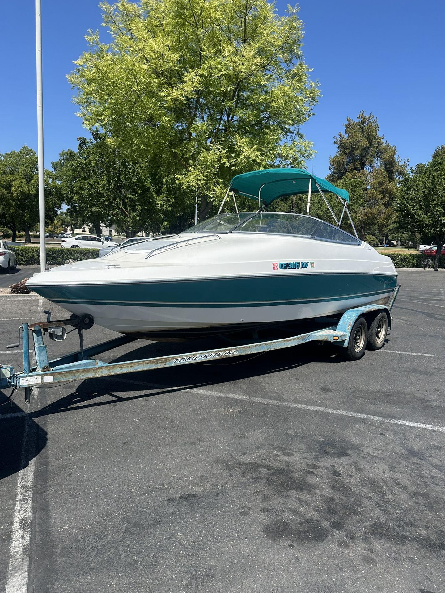 1999 21  foot criss craft this aint no bayliner