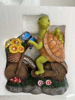 Brand New Garden Turtle Figurines Outdoor Decorations, Outdoor Lawn Decor Tortoise Figurines with Solar Light for Patio,Balcony,Yard 