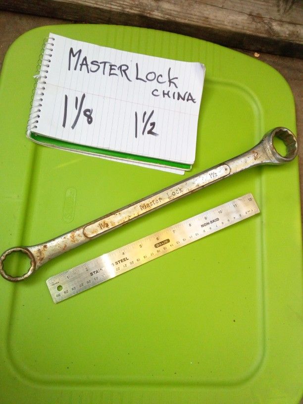 Master Lock Double Box End Wrench