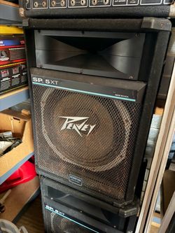 Peavey PA Sound System – 2 SP 5XT Speakers + PA-200 Mixer Amp