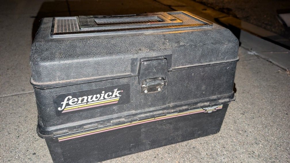Vintage Fenwick Tackle box Fishing Tackle Chest Storage Fish Hook Compartment Please Read 