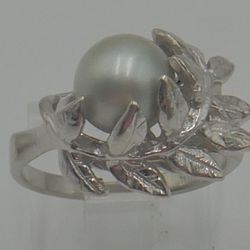 10KT WHITE GOLD RING WITH 8.5 MM PEARL SIZE 7 ; 5.5 GRAMS MINT CONDITION. 862574-1. 