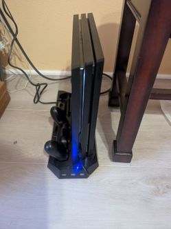 PS4 PRO 1TB w/ 9 games + accessories