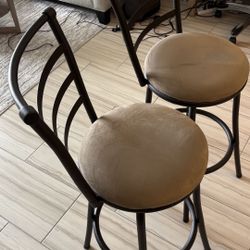 2 Bar Stools 