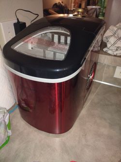Frigidaire Countertop Ice maker