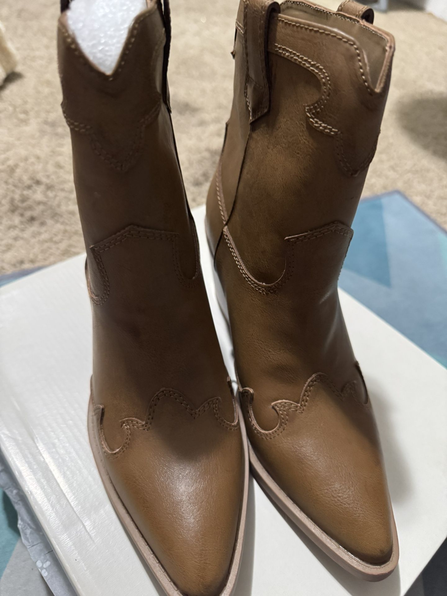 Nuevas Size #6 $30