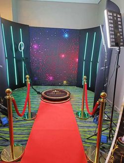 Gold Stanchion Set Of 4 For Sale