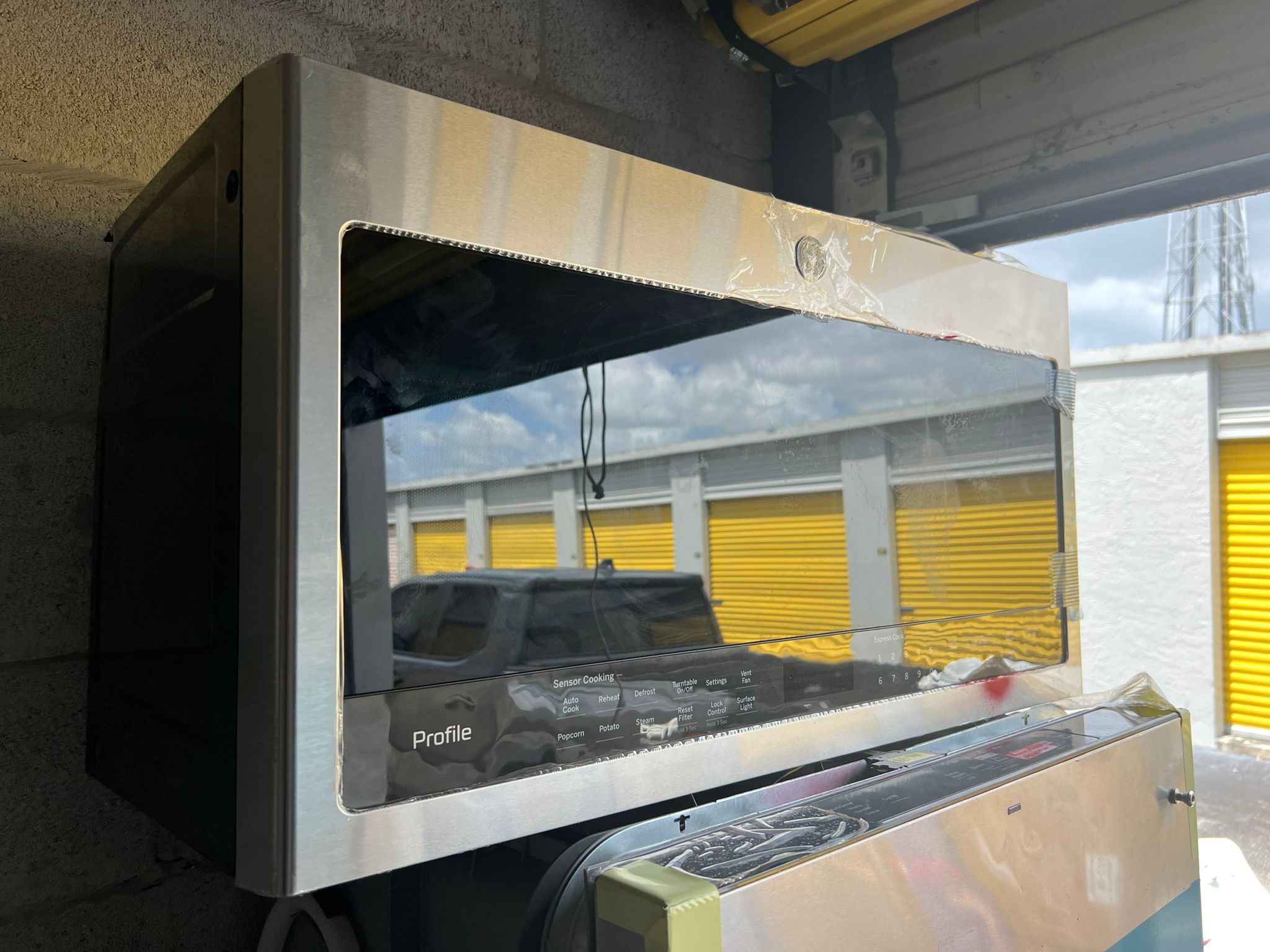 Microwave Oven