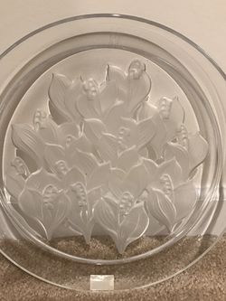 SASAKI Crystal 12 1/2” Round Platter “Lily Of The Valley” Frosted Relief A4019-35