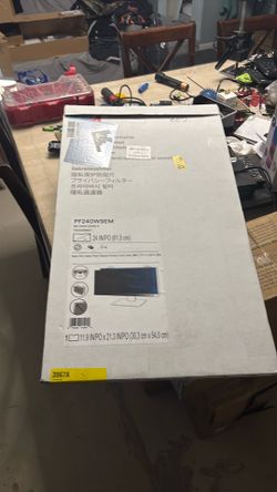 Brand new 3M privacy filter, 24 inch