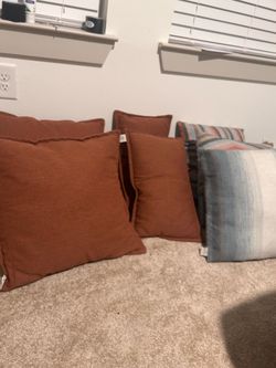 Set of Decorative Throw Pillows